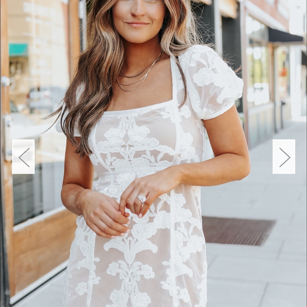 White Promesa Dress